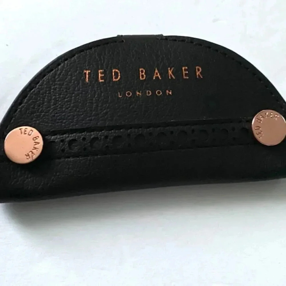Ted‎ Baker - Black Brogue Key Holder and Headphones